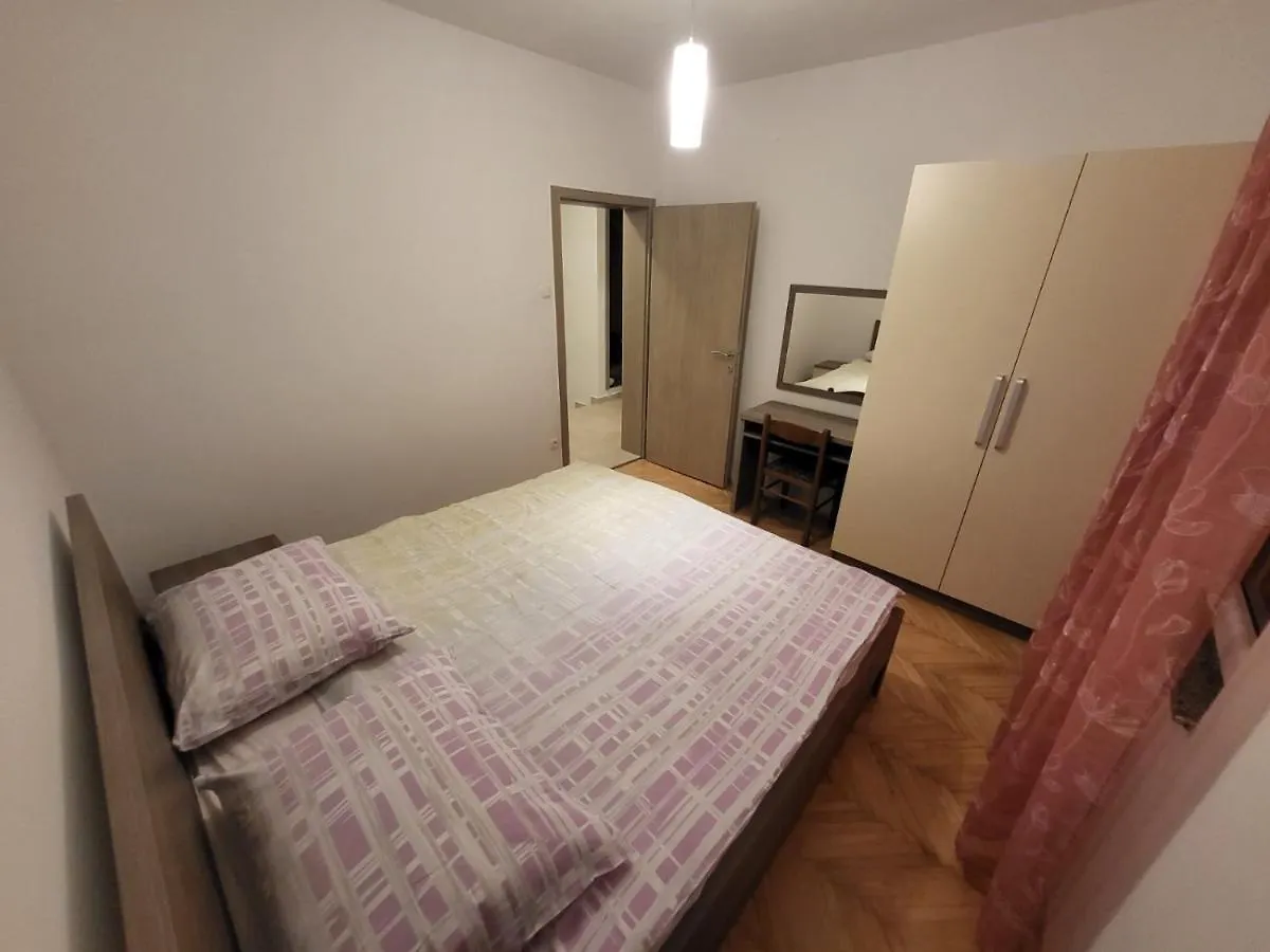 Padova 2 Apartment Banjol 0*,