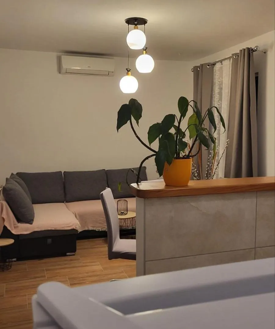 Padova 2 Apartment Banjol 0*,  Croatia